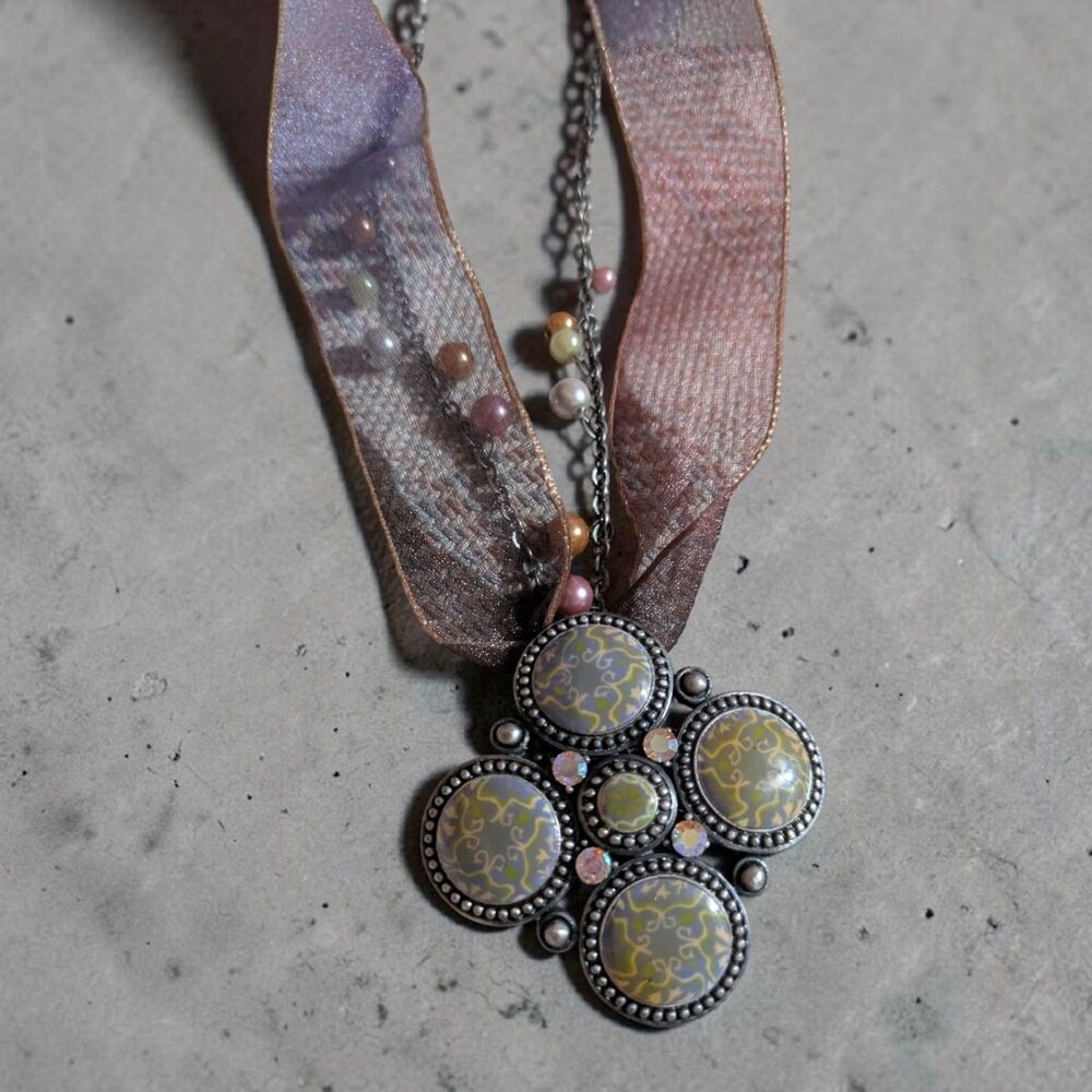 Boho Ribbon Choker Necklace Pink Purple Iridescent Pendant Fairycore Cottagecore - Picture 4 of 6
